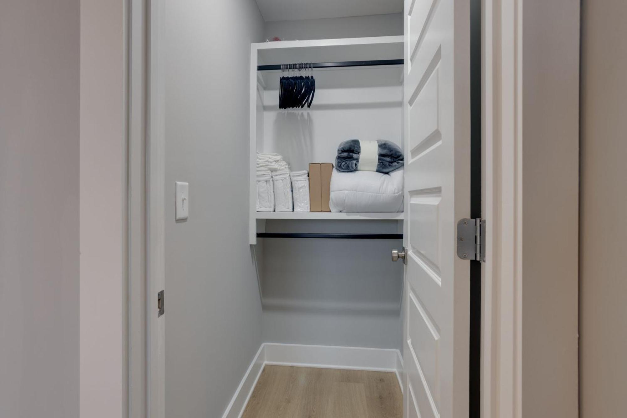 Modern Townhome, 10Min To Downtown! 8Min To Grand Ole Opry! Sleeps 8! Nashville Zewnętrze zdjęcie