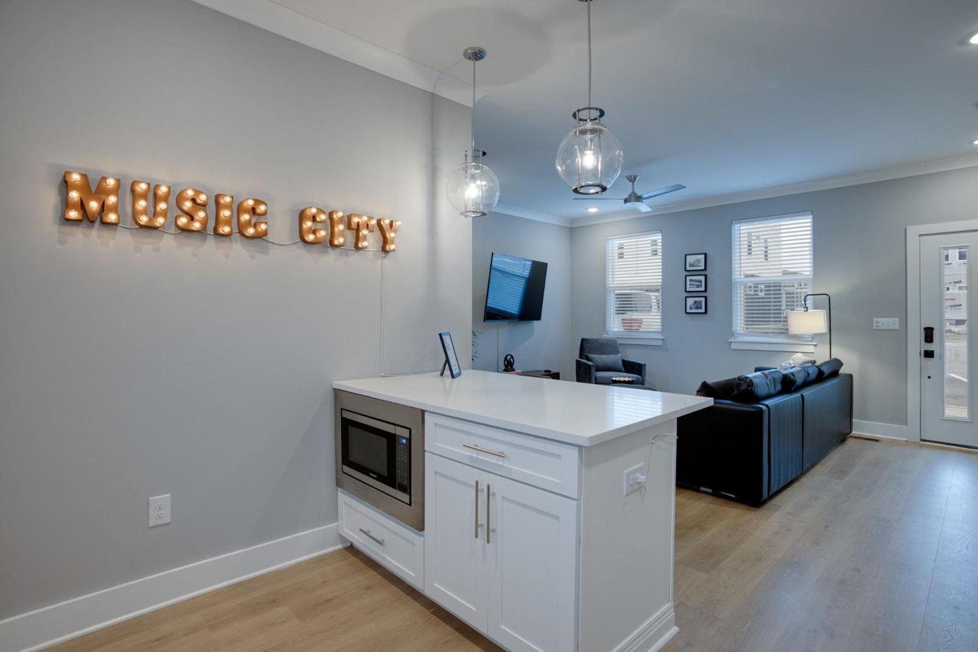 Modern Townhome, 10Min To Downtown! 8Min To Grand Ole Opry! Sleeps 8! Nashville Zewnętrze zdjęcie