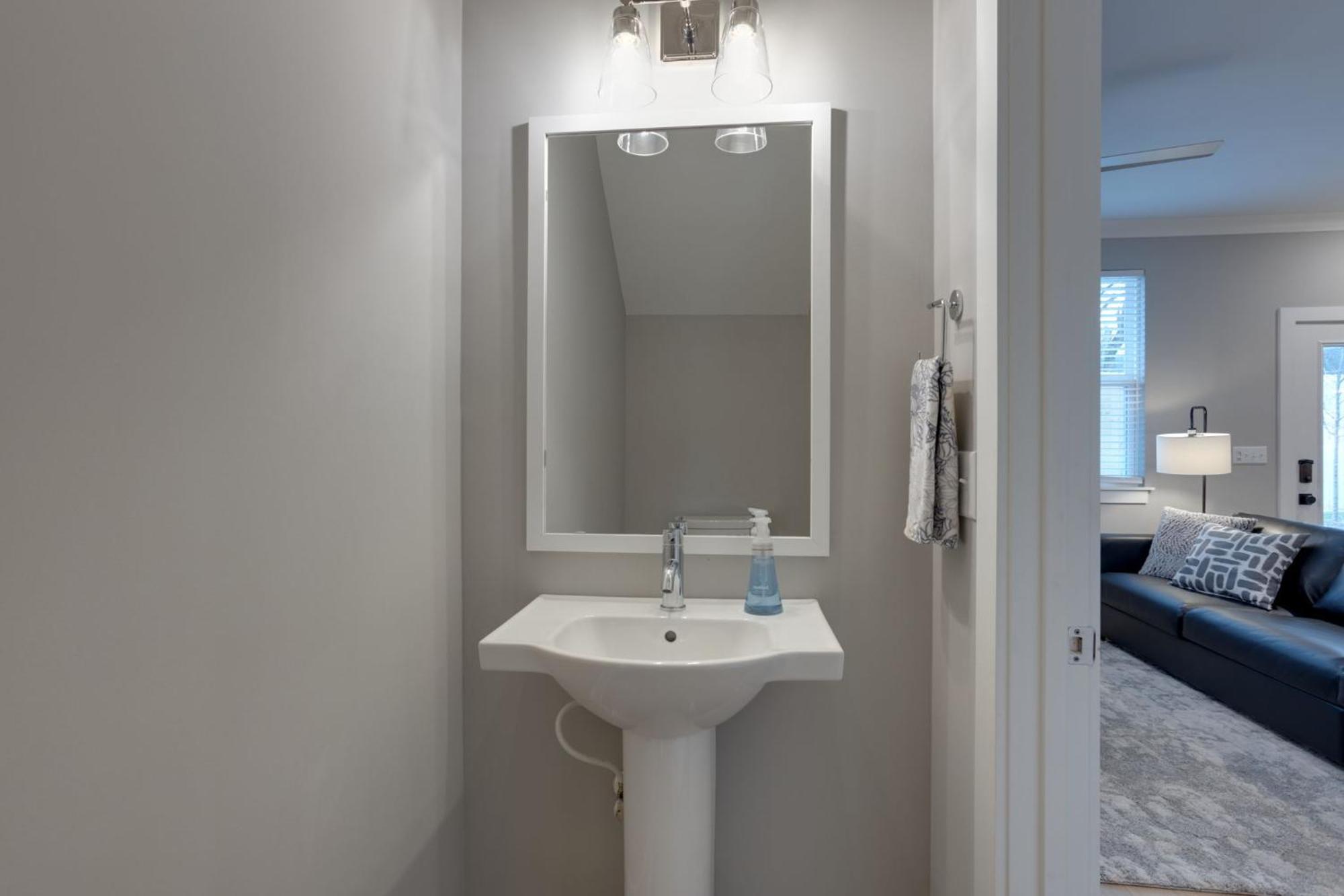 Modern Townhome, 10Min To Downtown! 8Min To Grand Ole Opry! Sleeps 8! Nashville Zewnętrze zdjęcie