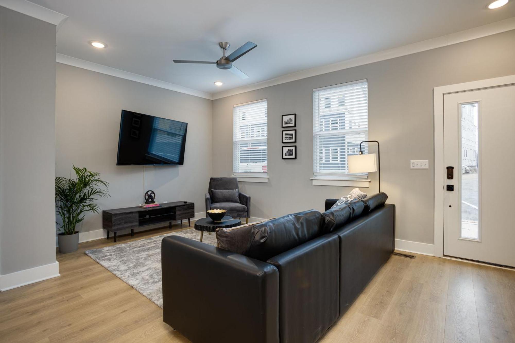Modern Townhome, 10Min To Downtown! 8Min To Grand Ole Opry! Sleeps 8! Nashville Zewnętrze zdjęcie